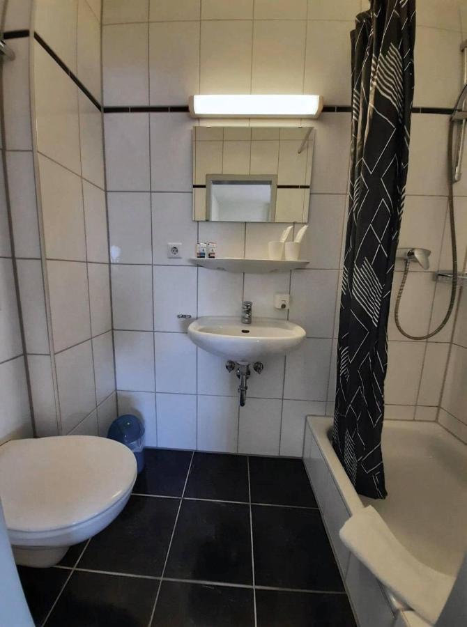 Traube Hotel Oeffingen เฟลบาค ภายนอก รูปภาพ